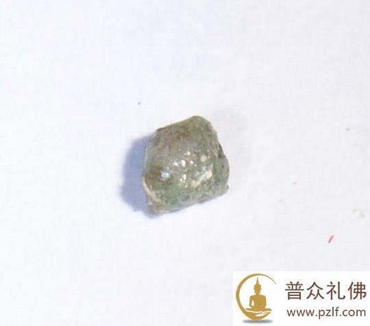 14岁小师妹慈韵(让雄拉姆)火化后留下舍利